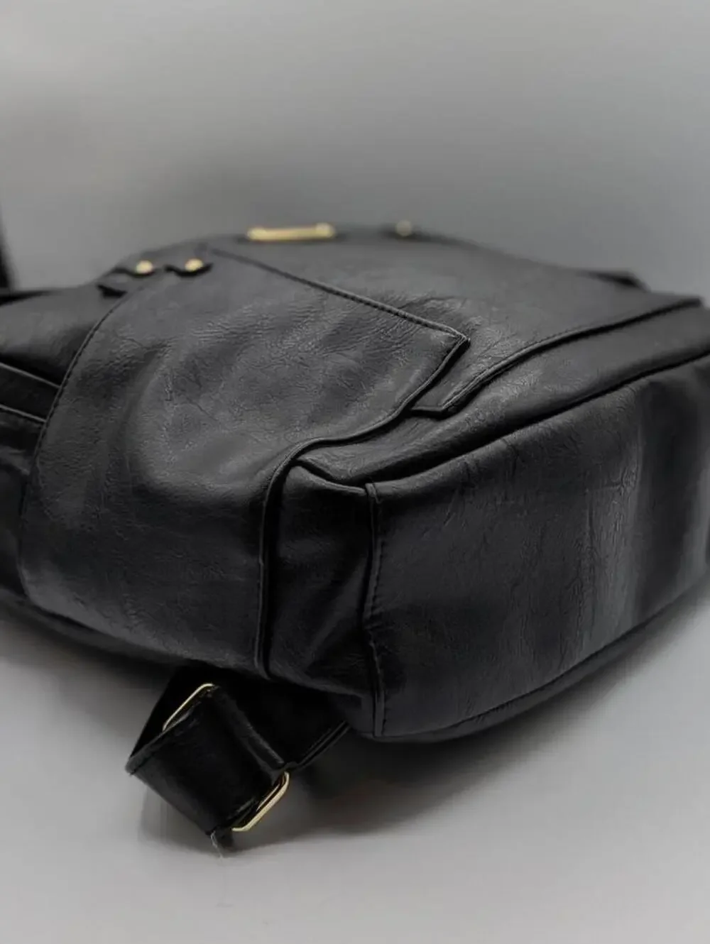 Madden Girl Solid Black Leather Structured Multi Pocket Backpack 90s Y2K 2000s